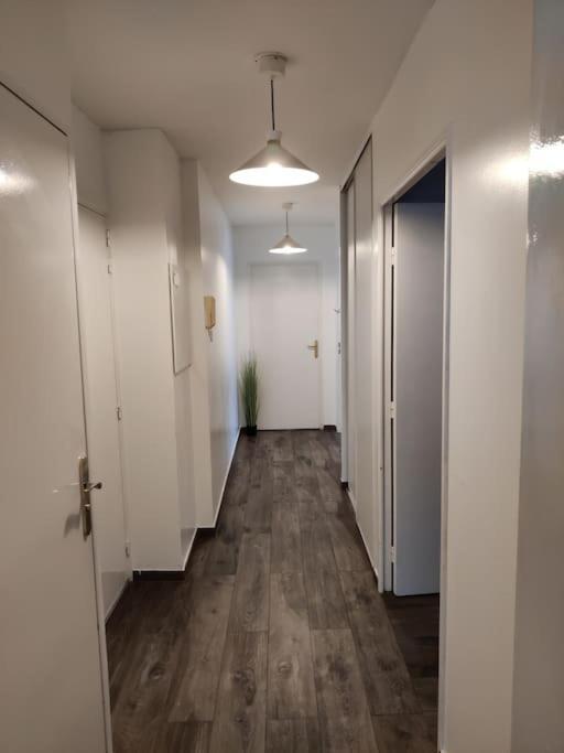 App 5 Pers, Parking, 3Mn Rer A, 40 Mn Du Centre De Paris, Cergy Le Haut Apartman Kültér fotó